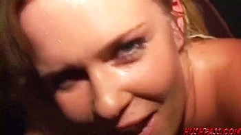 Watch Come-hither Courtney Simpsons Action