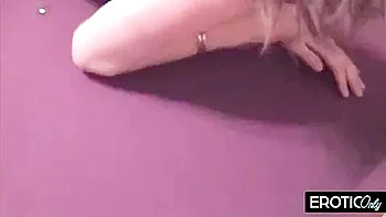Lesbians Fuck Thick Dildo In Ass