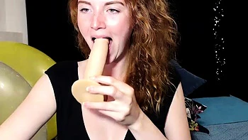 Sexy hottie Anetta Keys enjoys a solo toy masturbation