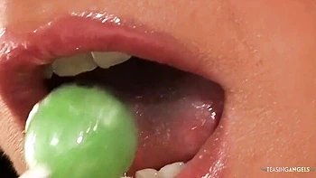 Dirty chickfriend's big white vibrator dirt